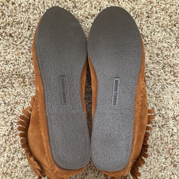 MinnieTonka Back Zip Hardsole Moccasins Boot Sz 7.5 - Picture 7 of 9
